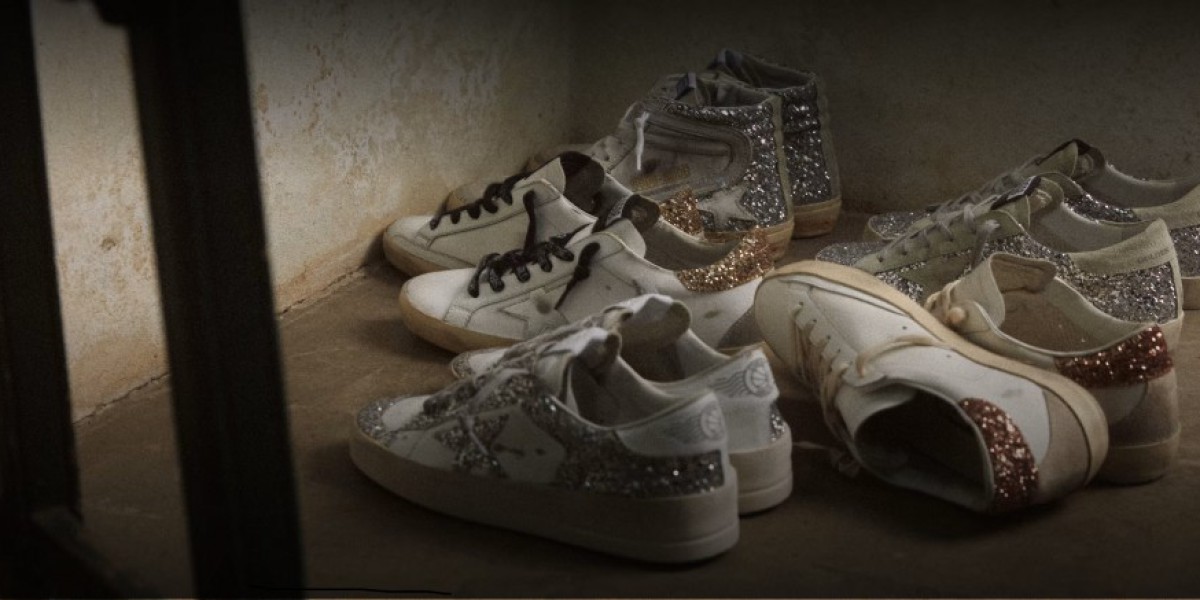 Golden Goose Sneakers Outlet with the hairy style inspiration and also partnered