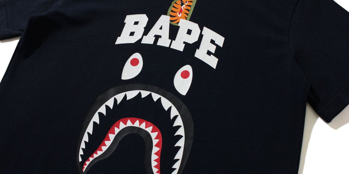 BAPE and BAPE Shark Bluza: The Ultimate Streetwear Hoodie for Style and Comfort